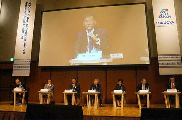 女子在被迫与特朗普相处了一周后选择辞职