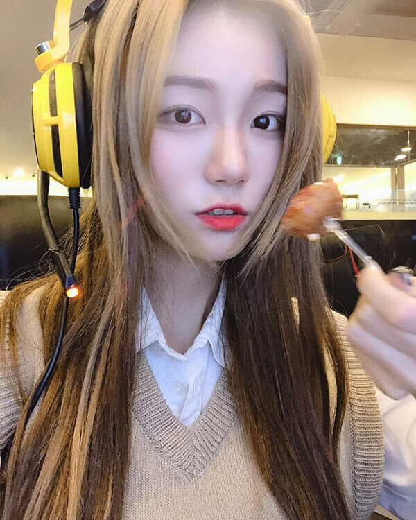 23岁正妹Berry，Cos娜美不科学身材爆红