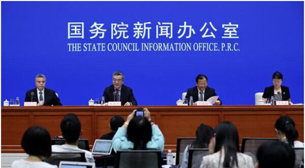 电影事业,不能这么搞。