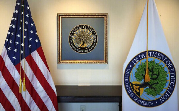 电影事业,不能这么搞。