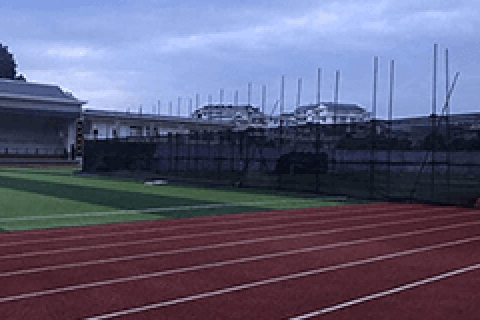 父亲被埋在操场，儿子被埋在网络