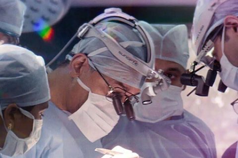 [Netflix][纪录片]外科医生是怎样练成的 The Surgeon's Cut.全4集HD1080P.官方中字 (2020)