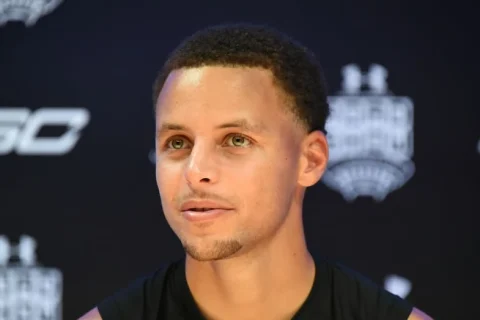 #AppleTV 斯蒂芬·库里：不容小觑 Stephen Curry: Underrated (2023) IMDB 8.0